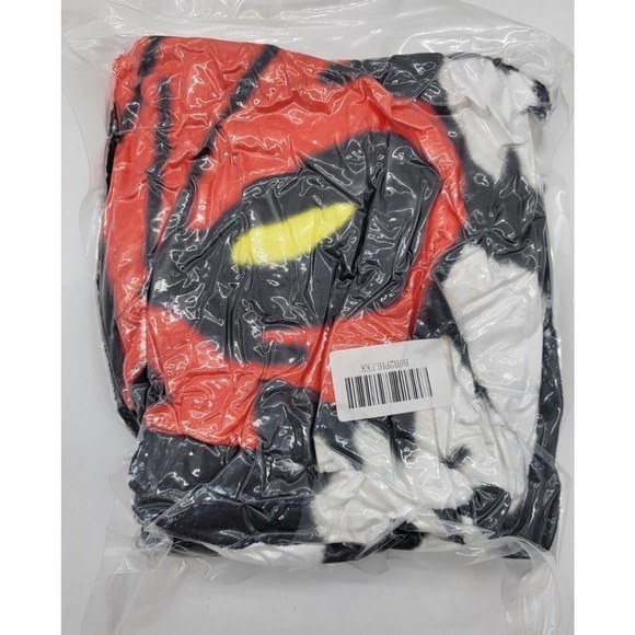 Stranger Things Hellfire Club Blanket New Sealed 52" x 40" Very Soft - Picture 3 of 6